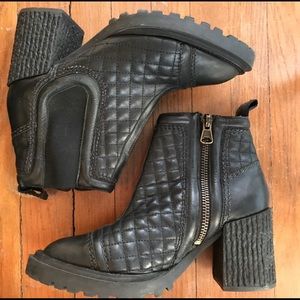 Wonderful quilted boots size 10 true to size